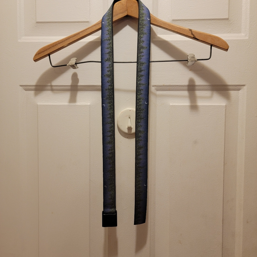 Thomas Bates Hiker Patterned Web Belt with Locking Cam Buckle. Color "Twilight"